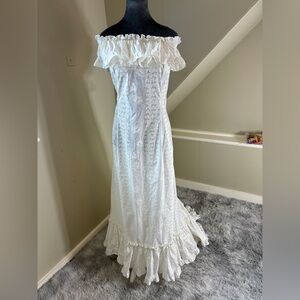 Vintage Hawaiian White Cotton Beach Holoku Wedding Muumuu Gown Dress w/ Train